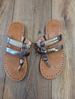 Ugg  Sandals